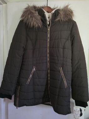 Quilted Hooded Puffer Coat with Faux-Fur Trim - Olive Green